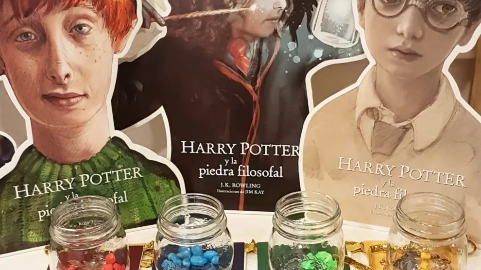 La 'Harry Potter Book Night' se celebró el jueves en varios establecimientos zaragozanos.