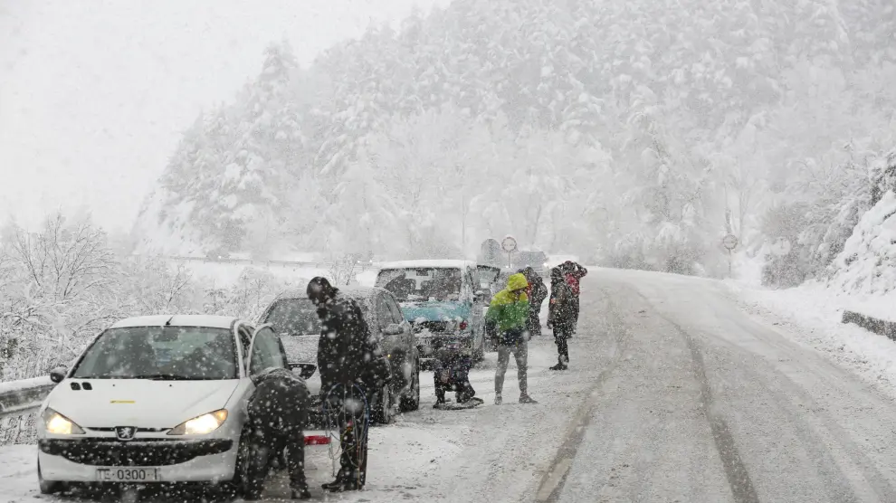 NIeve en la carretera entre Formigal y Biescas en la última gran tormenta a finales de diciembre