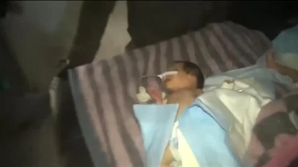Evacúan a los recién nacidos de un hospital sirio tras el último bombardeo