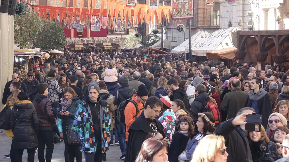 La fiesta basada en la leyenda de los Amantes de Teruel atrae a cientos de visitantes
