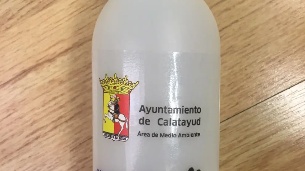 La botella que reparte de forma gratuita el Ayuntamiento