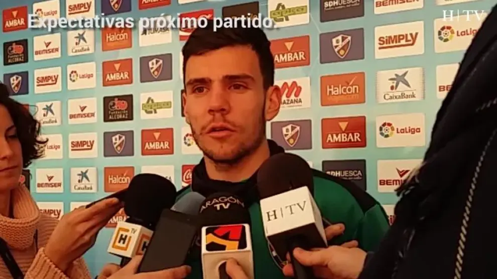 Álex Gallar: "Me debo al Huesca, por eso celebraré los goles frente a La Cultural"