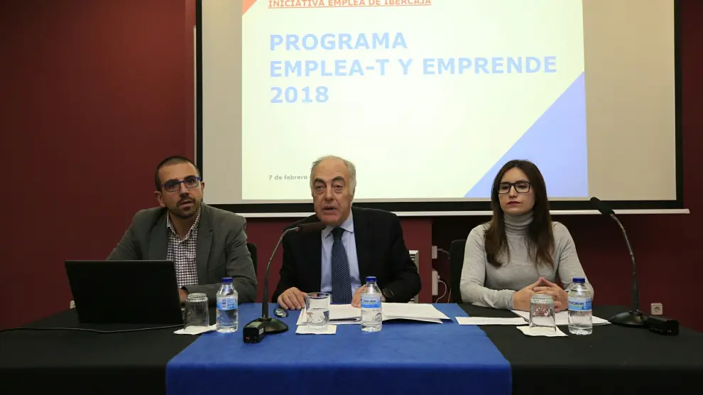 Toño Ruiz, José Luis Rodrigo y Sara Santolaria durante la presentación del programa de la Fundación Ibercaja.