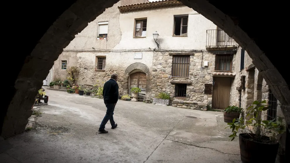 En el casco urbano de Añón de Moncayo podemos encontrar buenos ejemplos de casas nobles de estilo aragonés.