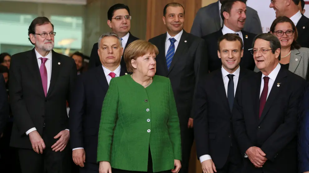 Rajoy, a la izquierda, junto a otros líderes europeos.