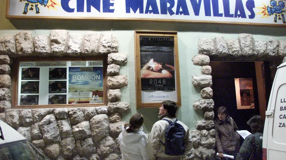 Fachada del cine Maravillas de Teruel.