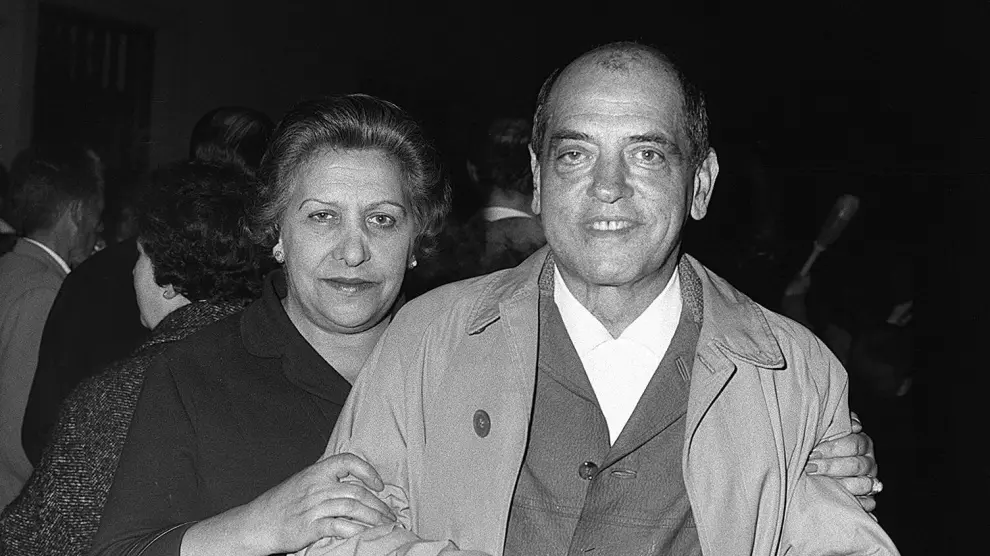 Luis Buñuel, con su hermana Alicia, en Calanda en 1963.