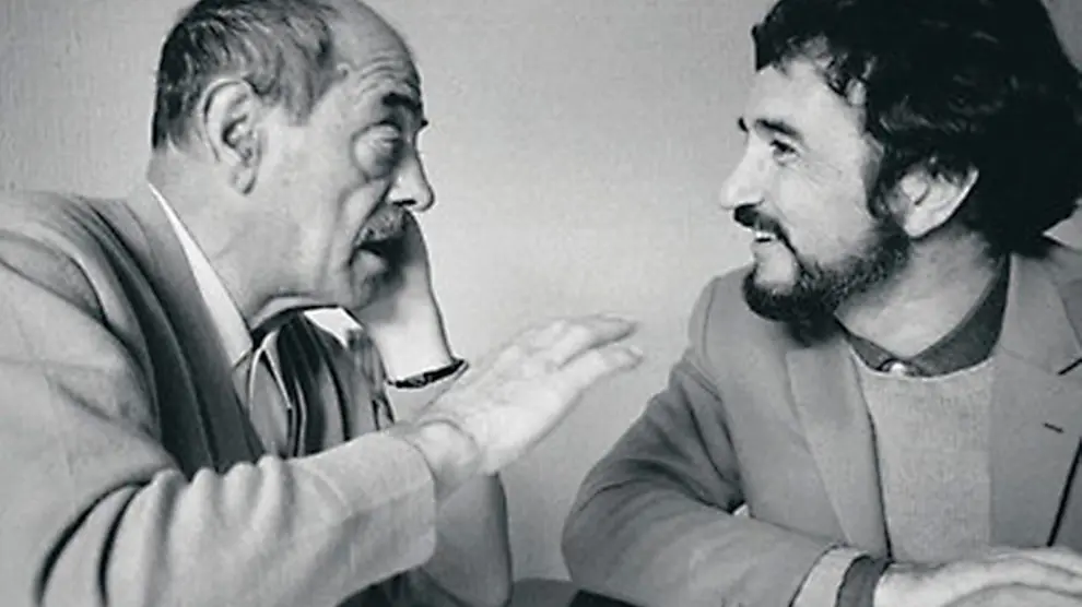 Dos amigos disparejos:Luis Buñuel y su guionista francés Jean-Claude Carrière, a quien dictó sus memorias:'Mi último suspiro'.