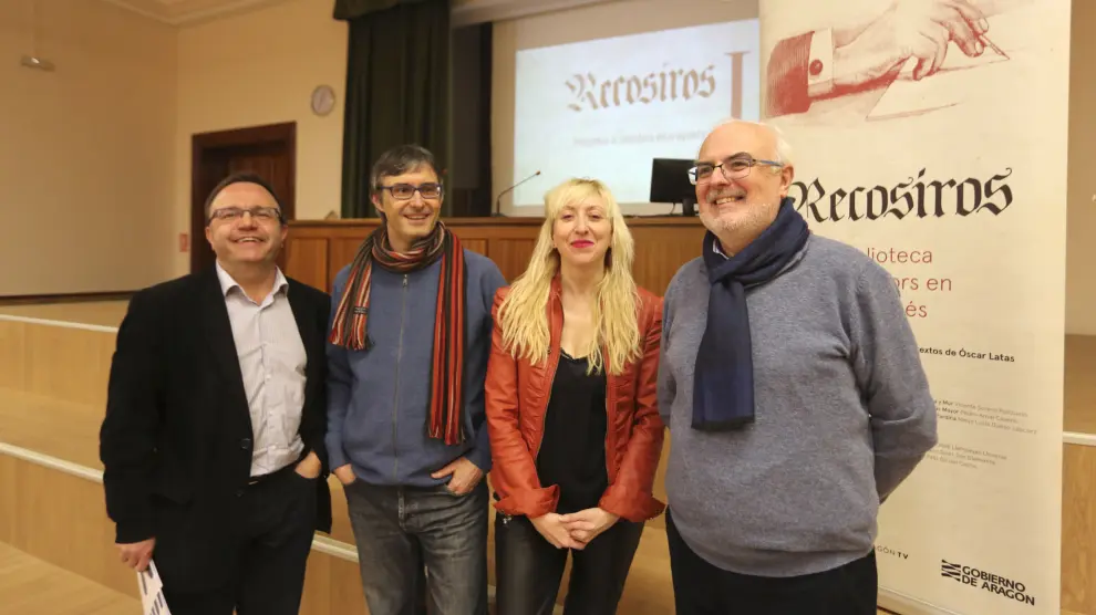 José Domingo Dueñas, Óscar Latas, Vicky Calavia y José Ignacio López Susín, antes del estreno del documental en la Facultad de Educación de Huesca