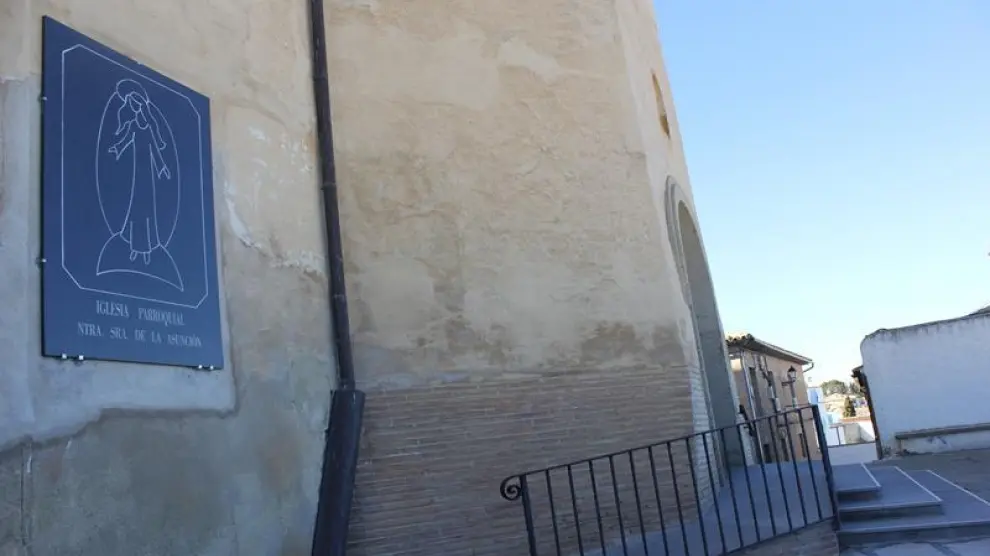 La fachada de la iglesia con la placa ya retirada