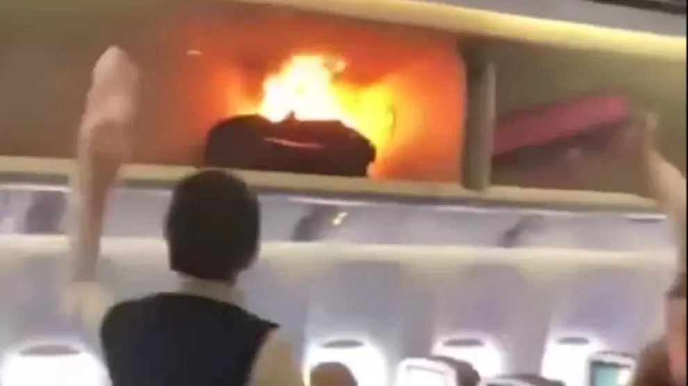 Se incendia una maleta a bordo de un avión