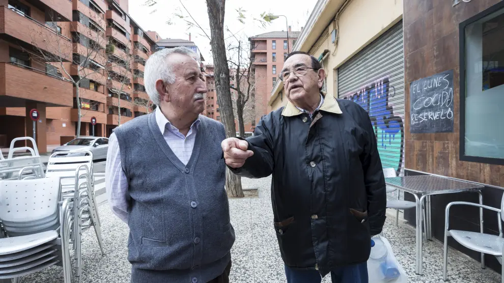 Isabelo Marcial y José Claveras, vecinos del barrio de Sementales, hablan del secuestro de Quini y los autores.