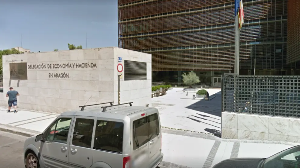 La delegación en Aragón del Ministerio de Hacienda y Función Pública, situada en la calle José Luis Albareda