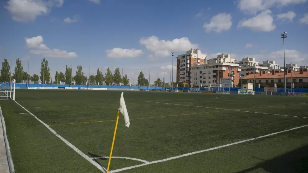 Campo municipal de fútbol del barrio de Santa Isabel.