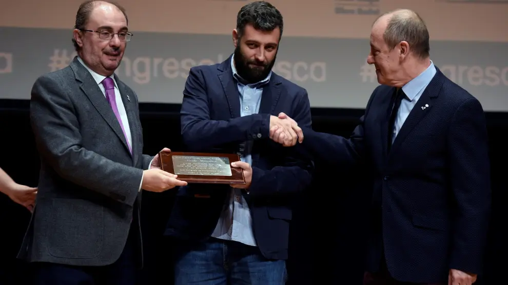Carretero recibe un premio en el Congreso de Periodismo Digital de Huesca.