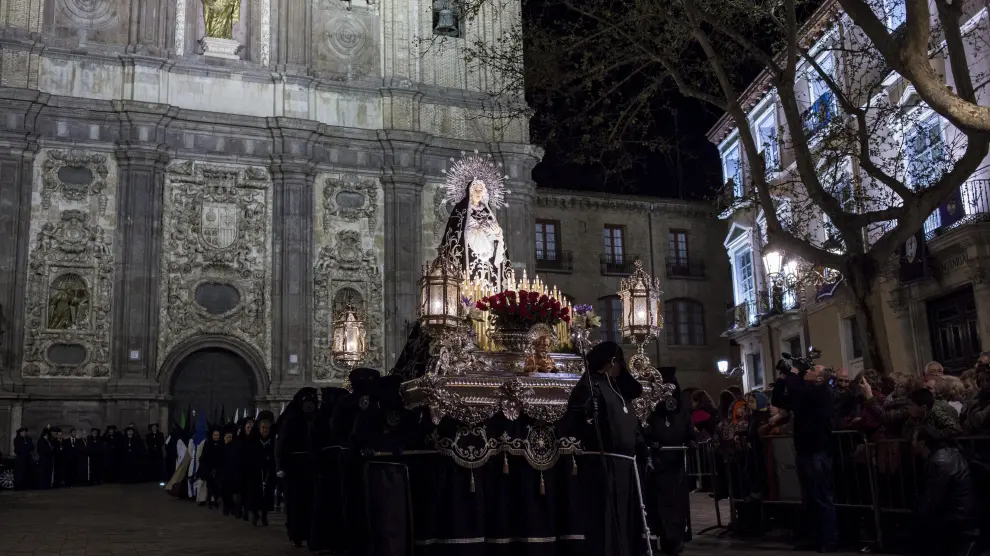 Procesión de la Dolorosa, en la iglesia de San Cayetano de Zaragoza.
