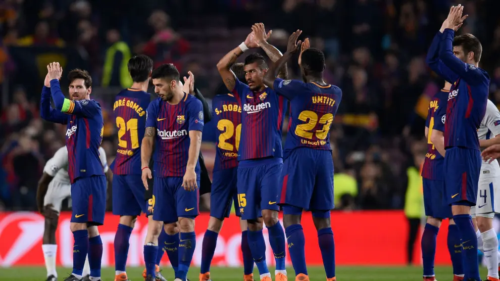 Los jugadores del FC Barcelona celebran el pase a cuartos de final