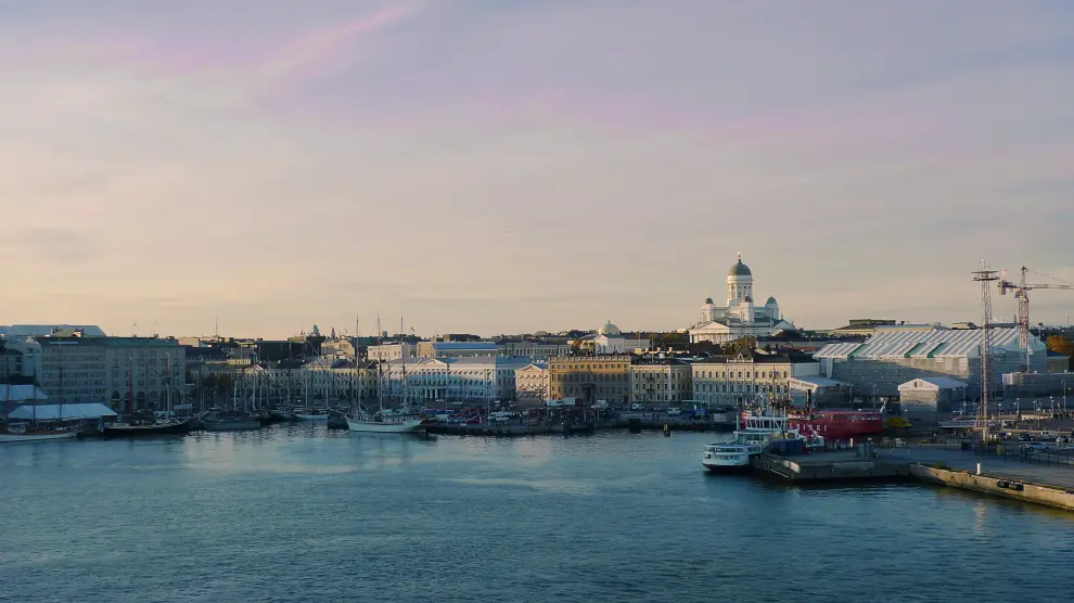 Helsinki, capital de Finlandia, el país más feliz del mundo según un estudio de la ONU.