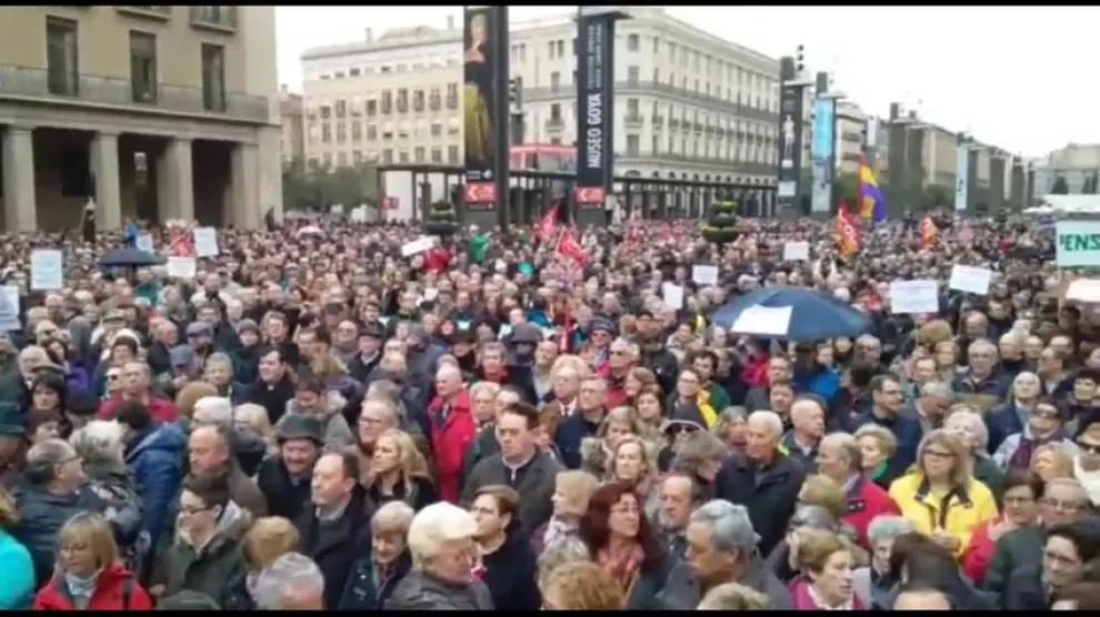 Cientos de personas se manifiestaron en Zaragoza por unas "pensiones dignas"