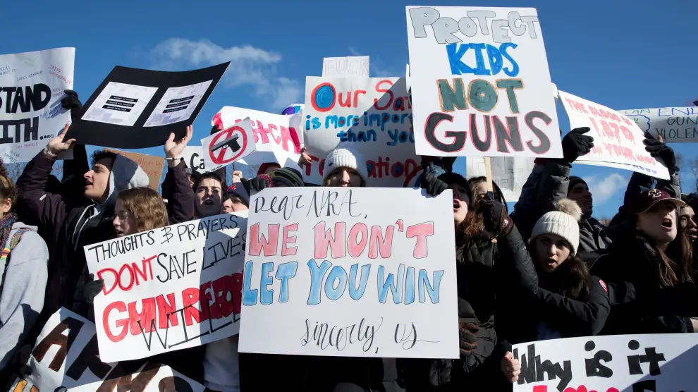 Imagen de las protestas en contra de las armas tras el tiroteo en un instituto de Parkland, Florida.