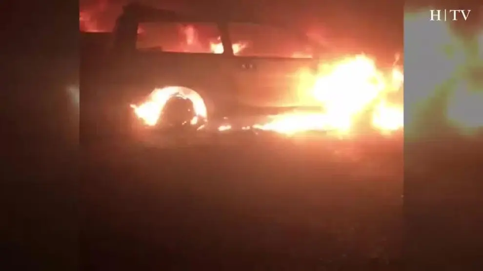 Arden cuatro coches en un centro canino en Zaragoza