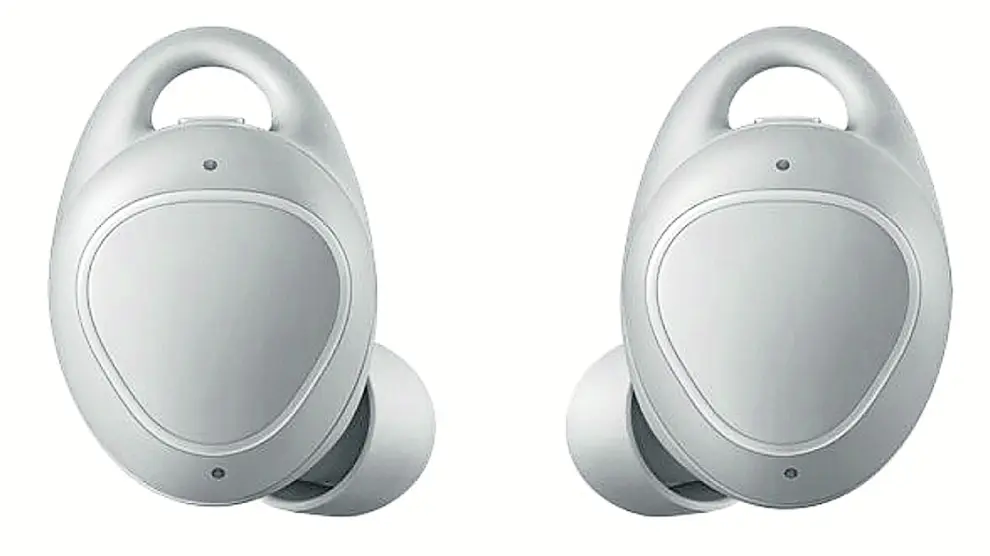 Sensores. Los auriculares Iconx de 2018 han eliminado el sensor cardiaco de la versión aterior, pero a cambio son capaces de detectar cuándo el usuario se saca el dispositivo de la oreja, para pausar la reproducción  o usar un solo auricular de forma automática.
