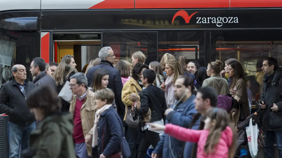 Miles de usuarios se vieron afectados por los paros parciales de los conductores del tranvía.