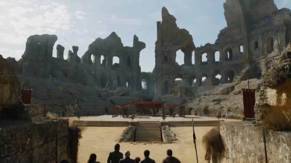Escena en la que aparece el 'Foso de Dragones', rodada en las ruinas de Itálica.