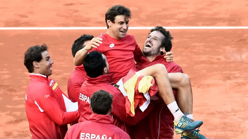 Un indomable Ferrer culmina la remontada y lleva España a las semifinales.