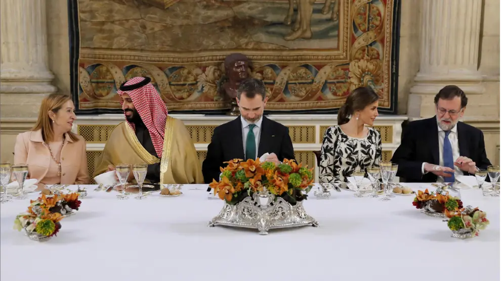 Los Reyes y el Gobierno agasajan al príncipe heredero saudí en el Palacio Real