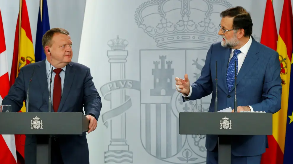 Mariano Rajoy en rueda de prensa junto al primer ministro danés, Lars Lokke Rasmussen.