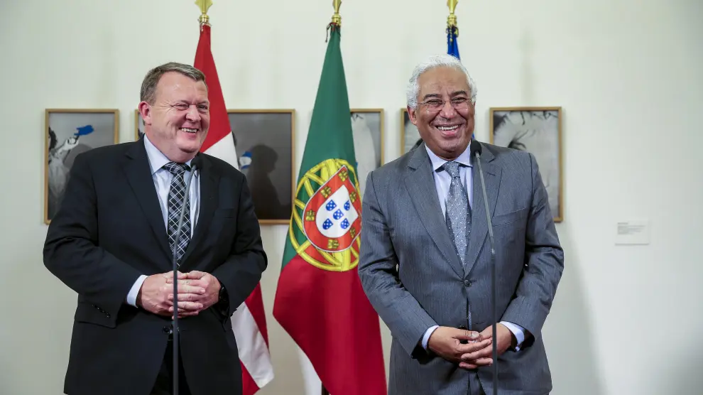 A la derecha, primer ministro portugués y a la izquierda, su contraparte de Dinamarca en una conferencia de prensa el jueves.