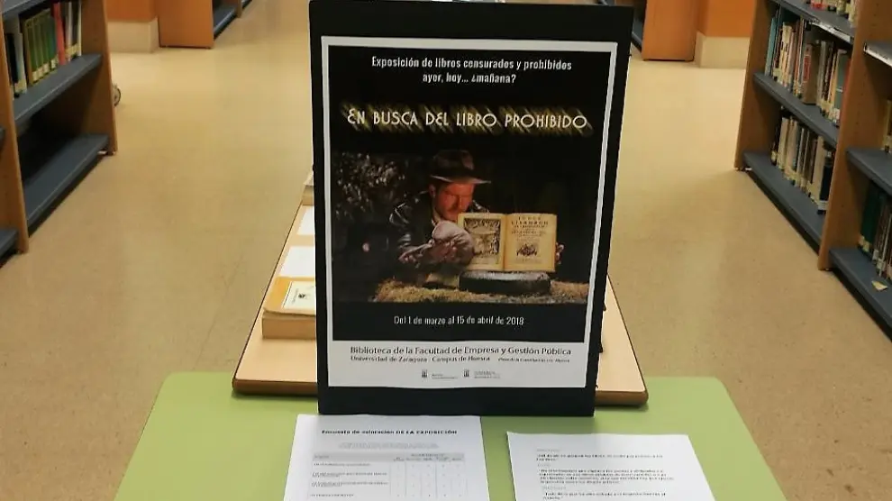 Cartel de la exposición en La Facultad de Empresa y Gestión Pública.