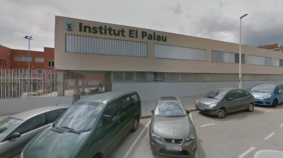 Instituto Palau de Sant Andreu de la Barca, centro educativo de los hijos de este guardia civil