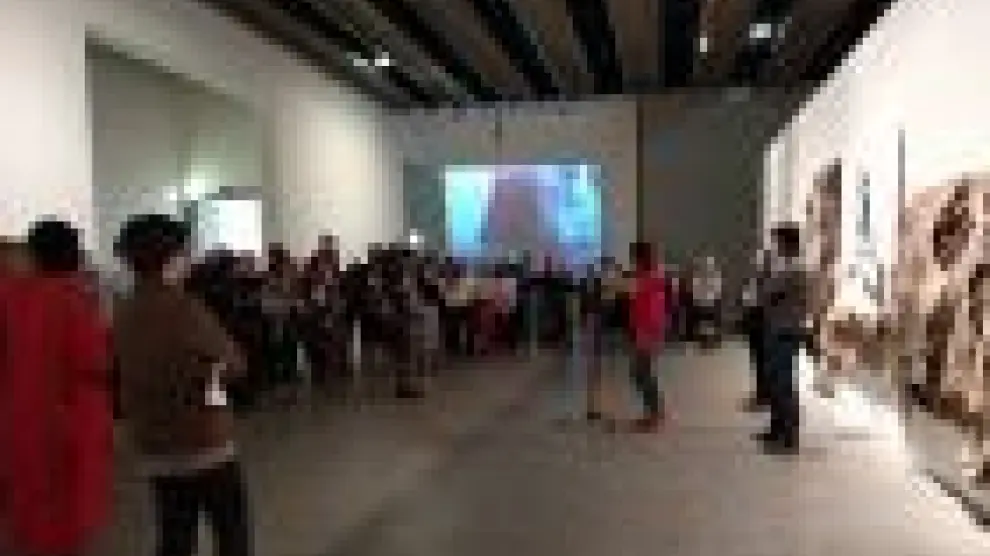 Imagen de la inauguración de la muestra 'Aún no estás sola', de Cristina Huarte en el IAACC Pablo Serrano.