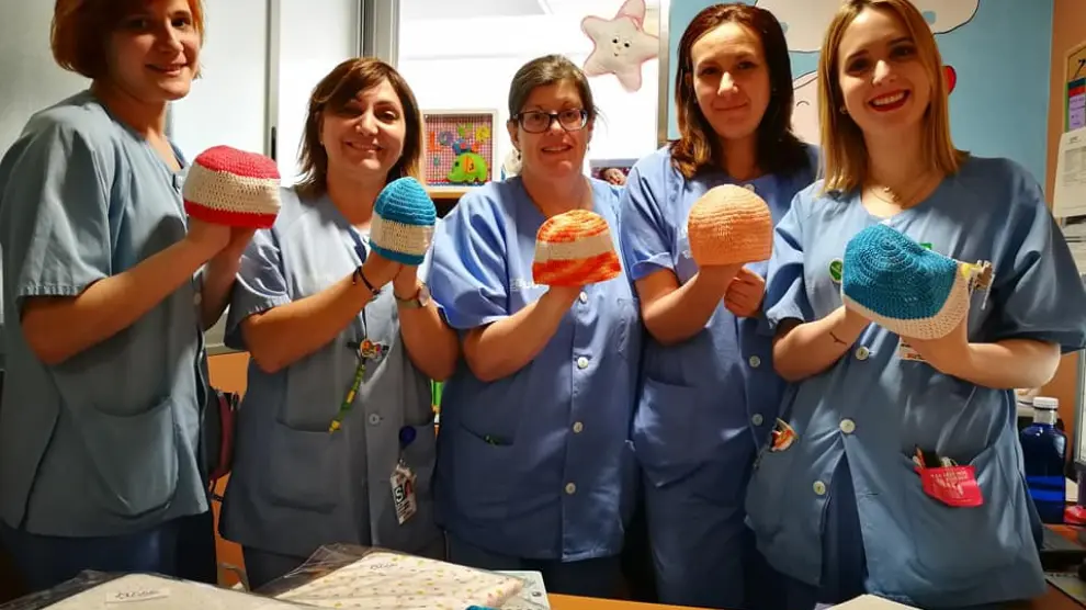 Tres años tejiendo por los bebés prematuros de Aragón