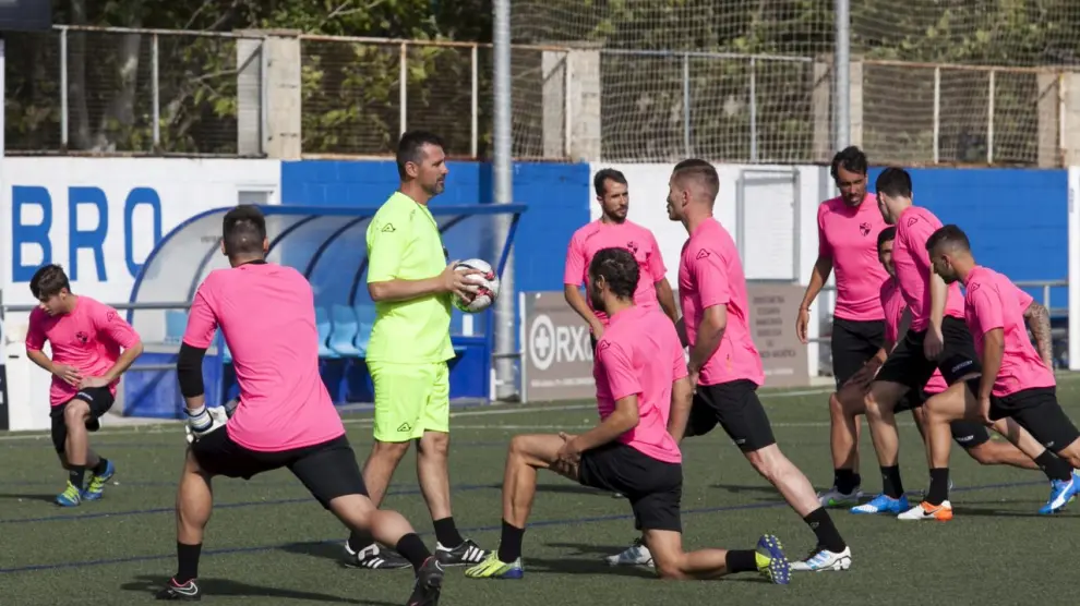Primera sesión de entrenamiento del CD Ebro el verano pasado.