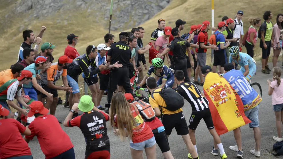 Ambiente en la vuelta ciclista en la llegada a Formigal en la edición de la Vuelta en 2016
