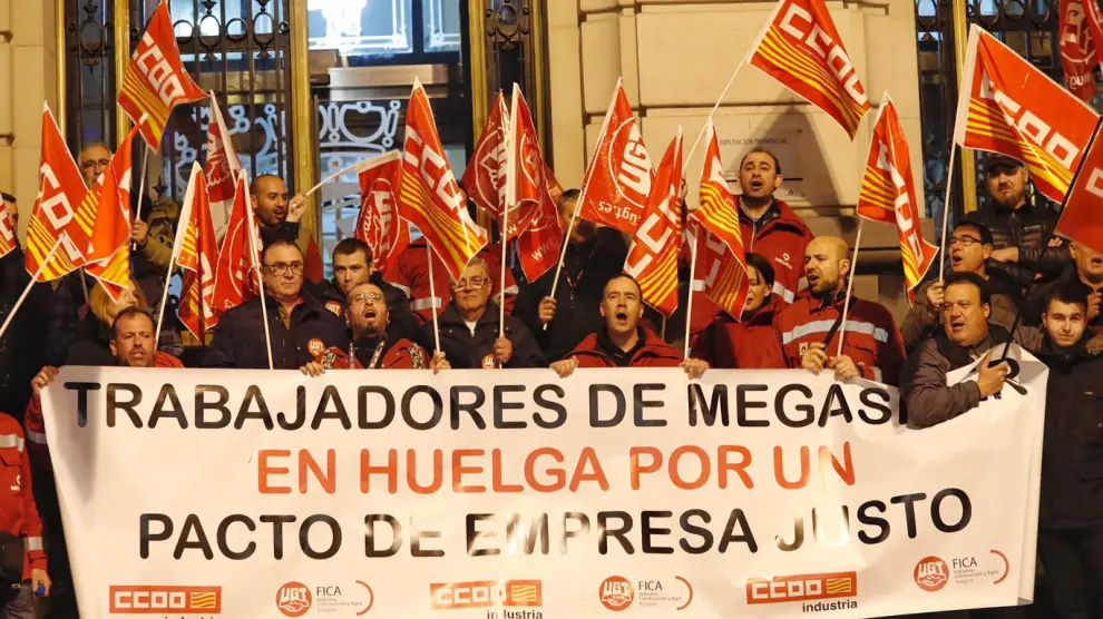 Concentración de los trabajadores de Megasider en plaza de España en enero de este año