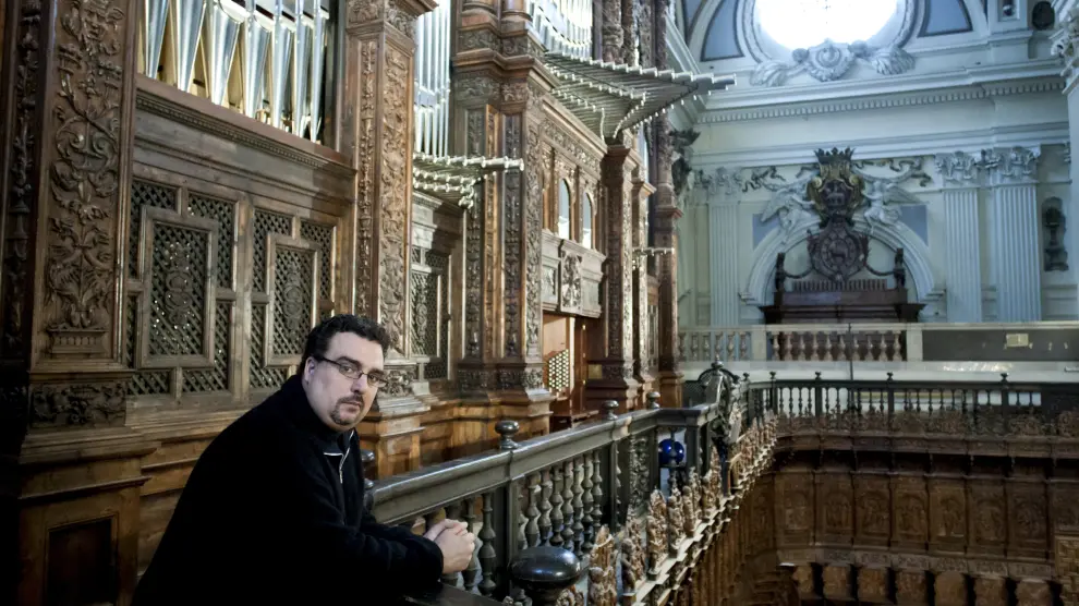 José María Berdejo, cuando fue nombrado maestro de capilla de las catedrales zaragozanas en 2012, en el coro de la basílica del Pilar de Zaragoza