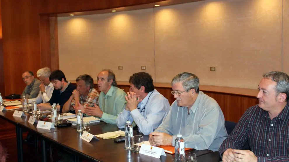 Reunión de los representantes municipales en la Diputación