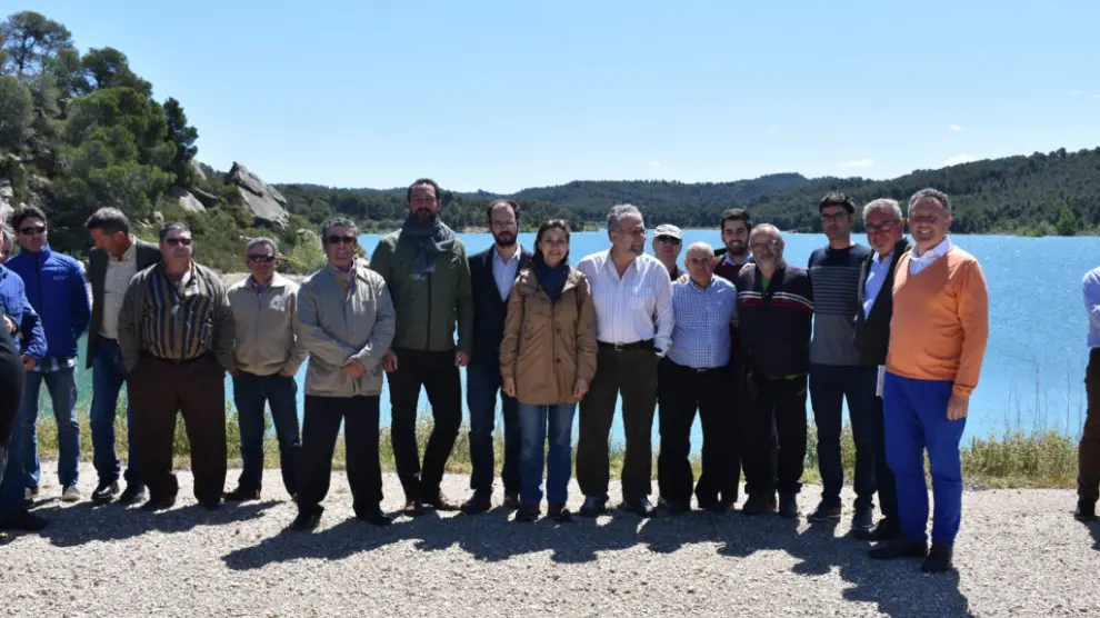 Un grupo de diputados al Congreso, en una reciente visita al Matarraña.