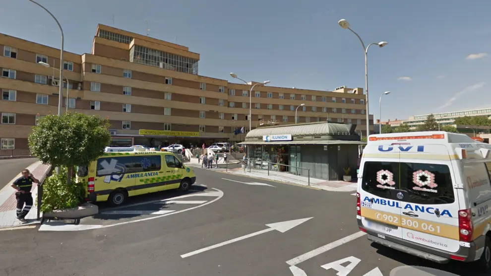 Hospital Clínico de Salamanca, centro al que fue trasladada la joven