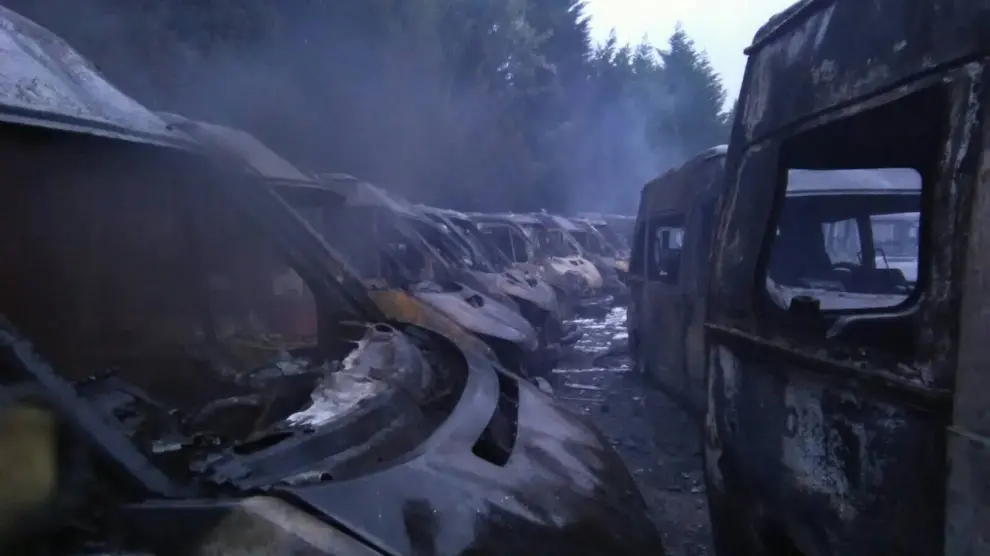 Ambulancias quemadas en Arrigorriaga esta madrugada.