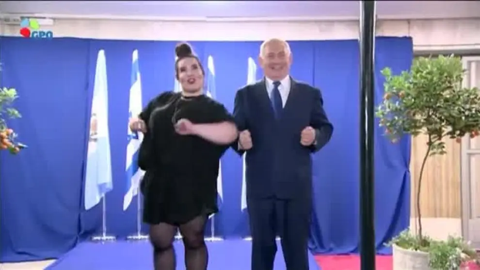 El primer ministro de Israel se suma al baile de la gallina