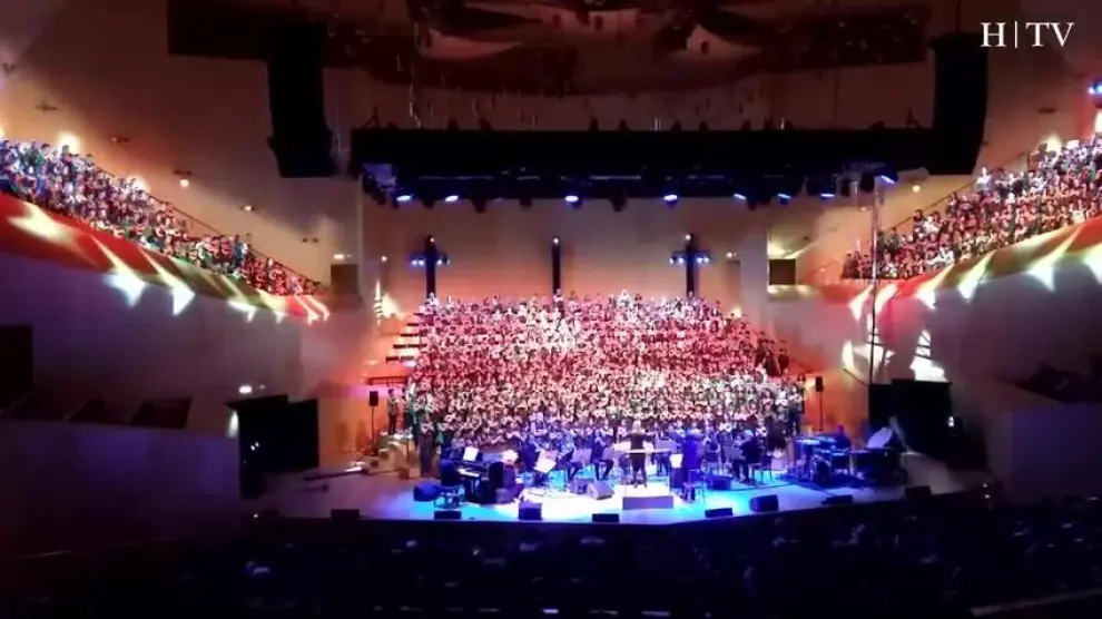 Miles de niños ofrecen siete conciertos con el programa 'Cantania'