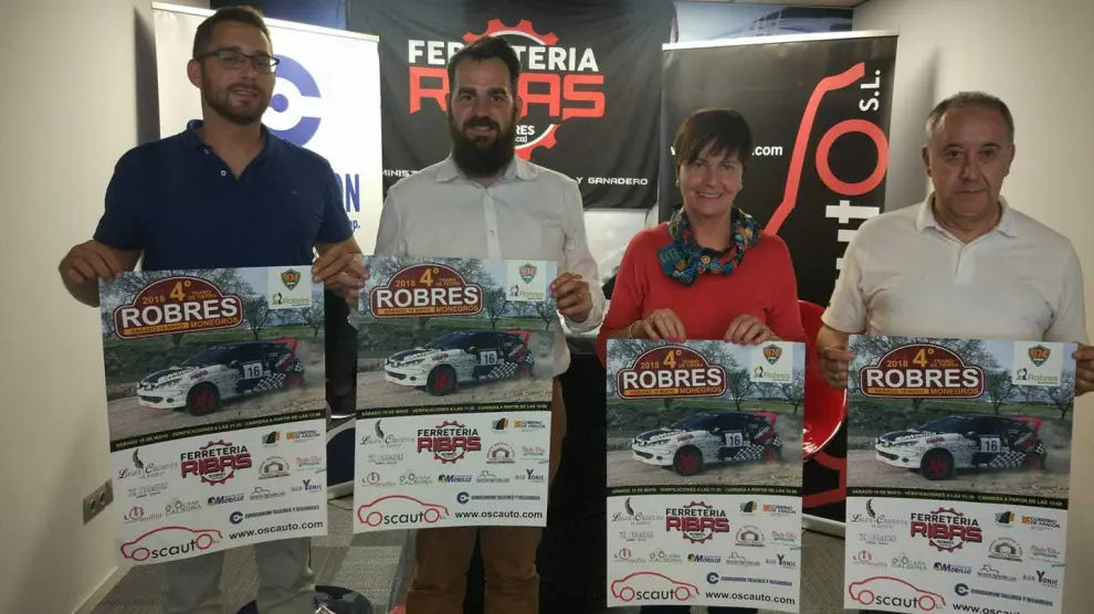 El piloto robresino Manuel Ribas, Themis López, Olga Brosed y Chema Arizón durante el acto de presentación de la prueba en Huesca.