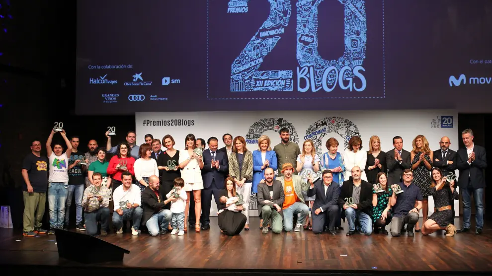 Foto de grupo de los Premios 20Blogs, este jueves, en el Caixa Forum de Madrid.