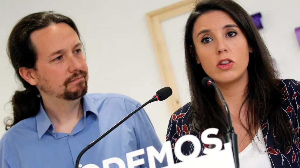 El secretario general de Podemos, Pablo Iglesias, y la portavoz parlamentaria, Irene Montero.
