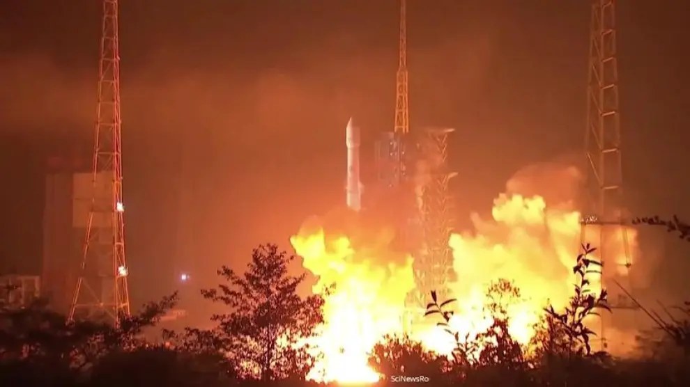 China lanza un nuevo satélite a la órbita lunar